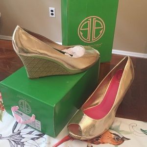 Lilly Pulitzer Resort Chic Wedge Shoes size 9.5
